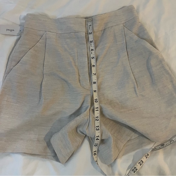 NWT Aritzia Wilfred High Rise "Fable" Linen Shorts, size 8 - Picture 9 of 10